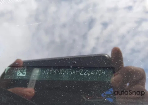 2017 Cadillac Xt5 Premium Luxury z USA, uszkodzony, nr VIN 1GYKNCRSXHZ234759